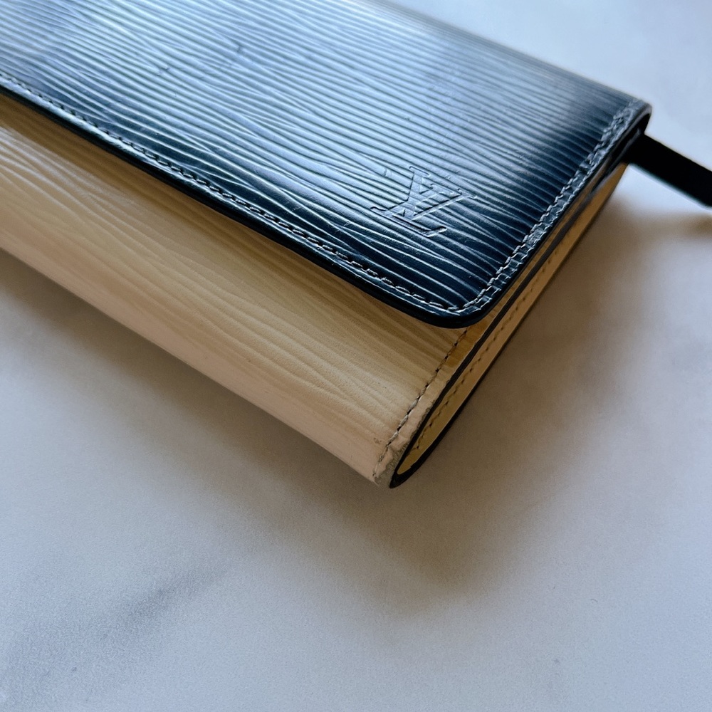 Louis Vuitton long Epi leather bifold wallet blue and white ✨ - Picture 13 of 16